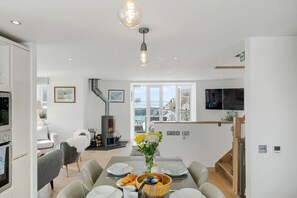Dining - Little Harbour Master's House is a beautifully presented home set on the harbour (Portreath)
