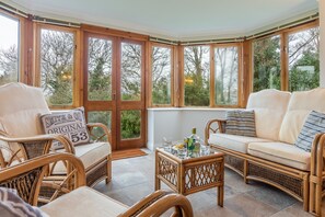 TV, stereo - Little September Cottage is a lovely spacious three-bedroom house (Roserrow)