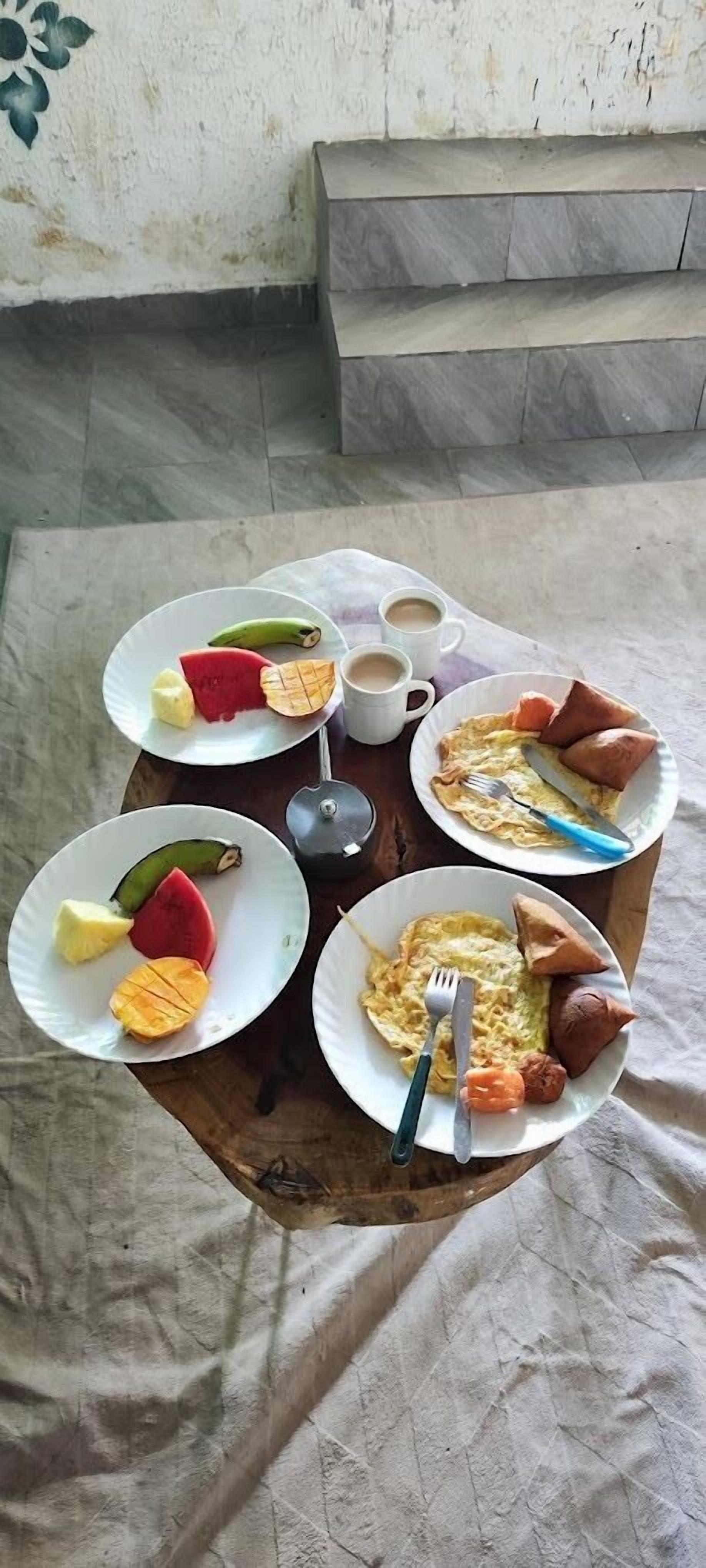 Tägliches inbegriffenes kontinentales Frühstück