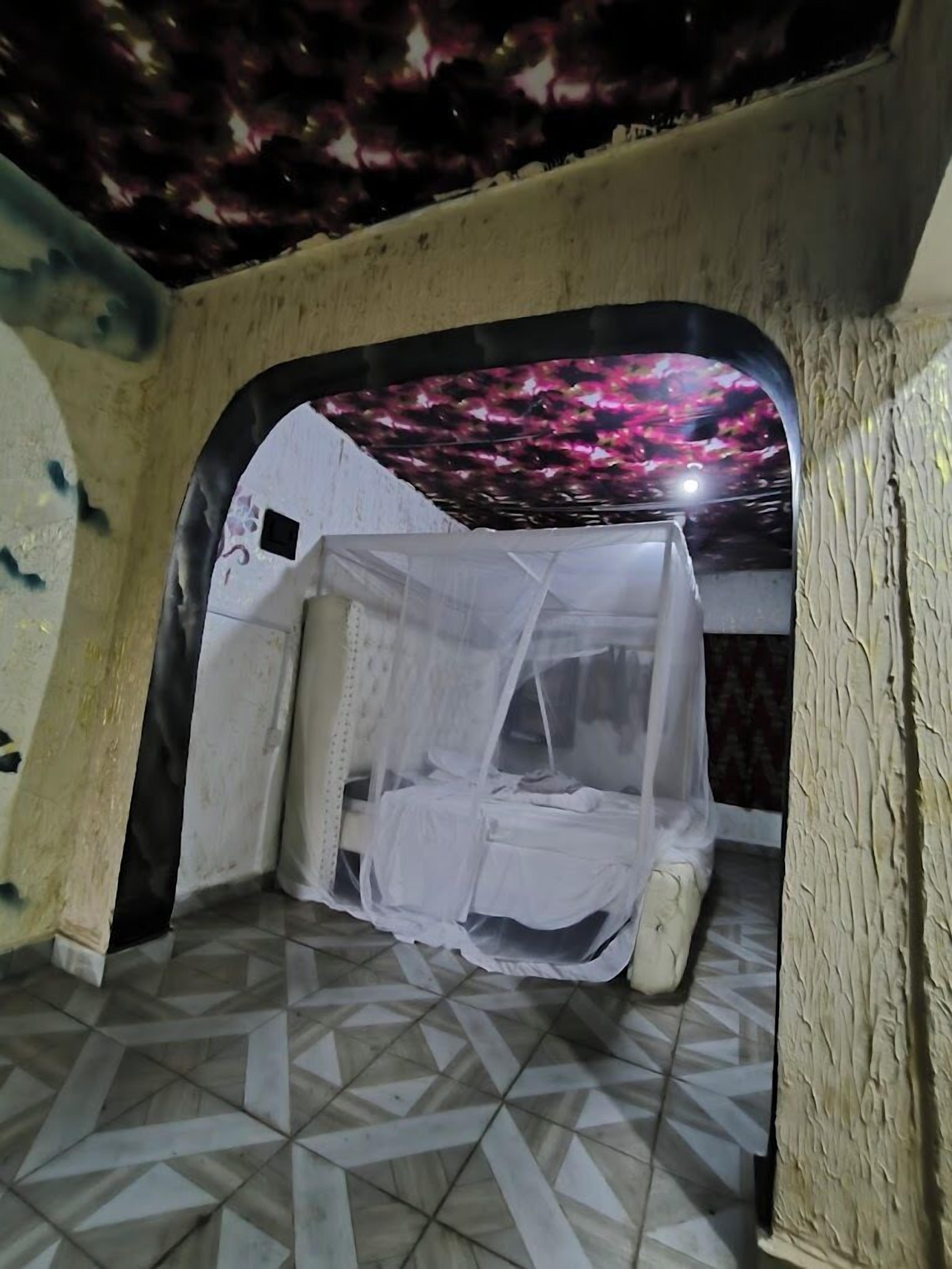 Deluxe Single Room | Free WiFi, bed sheets