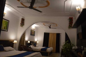 Unclassified image, 5 of 33, button - Himalayan Retreat Neelkanth (aalukhet)