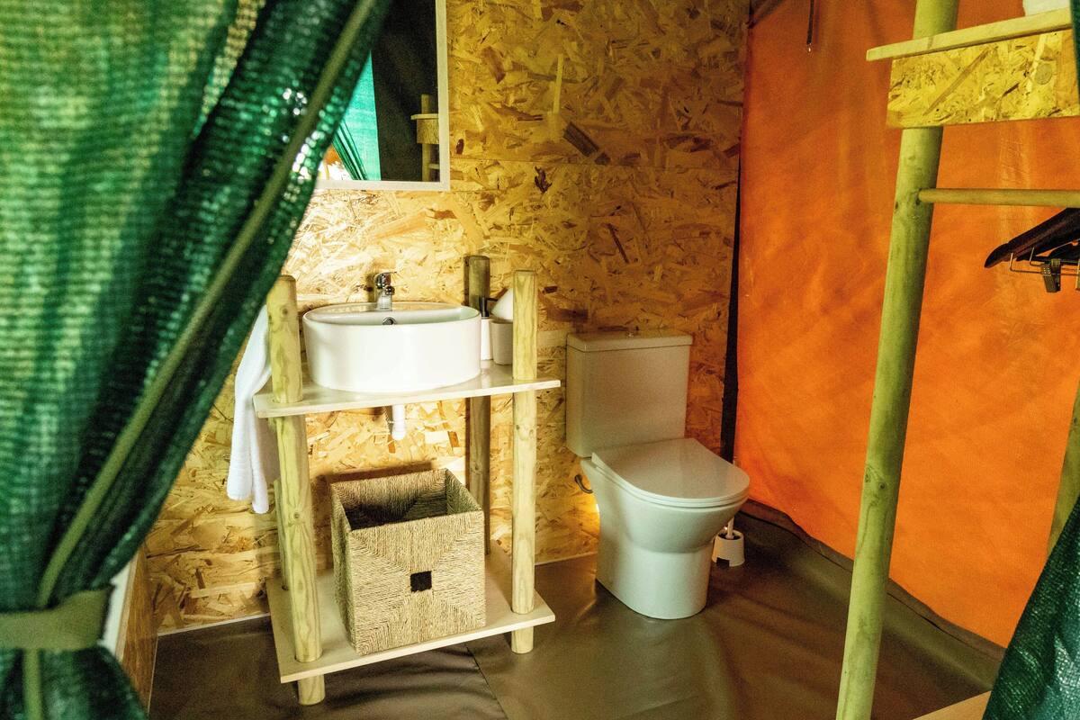 Tienda Confort, Aire acondicionado, vistas al lago