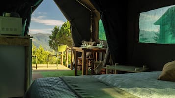 Telt – comfort, aircondition, utsikt mot innsjø | Strykejern/-brett og wi-fi (inkludert)