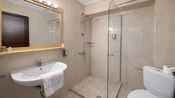 House, 5 Bedrooms, Smoking, Terrace | Bathroom