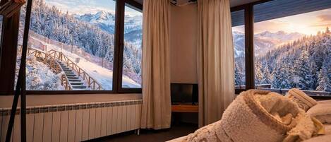 House, 5 Bedrooms, Smoking, Terrace | Interior