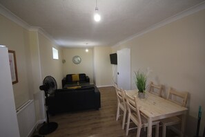 Interior - WhiteHall Place - A spacious three Bedroom Apartment close to Uxbridge station. (Uxbridge)