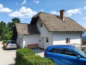 Front of property - Veronica's place in the mountains (Cerklje na Gorenjskem)