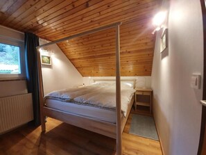 Villa, Balcony, Hill View | Soundproofing, iron/ironing board, free WiFi, bed sheets - Veronica's place in the mountains (Cerklje na Gorenjskem)