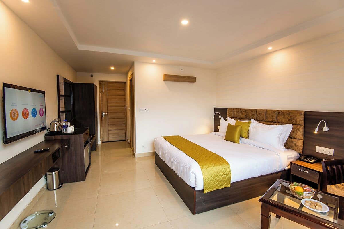 Muebles diferentes, wifi gratis y ropa de cama