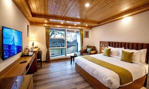 Muebles diferentes, wifi gratis y ropa de cama 