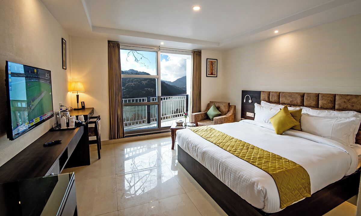 Muebles diferentes, wifi gratis y ropa de cama 