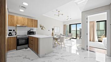 Apartment, Balkon, Meerblick | Innenbereich