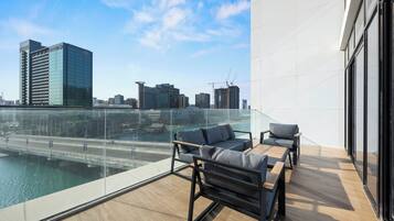 Apartment, Balcony, Sea View | Property grounds