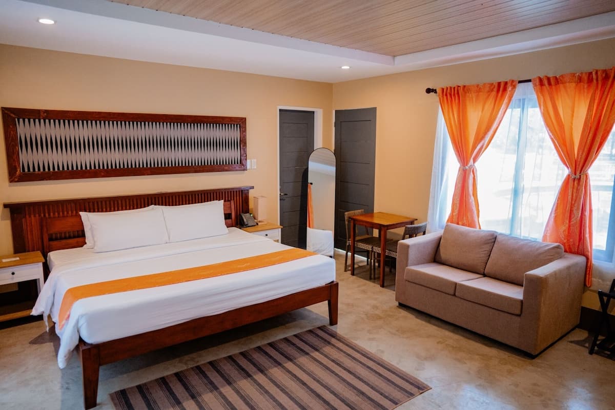 Premium Room, Pool Access | Free WiFi