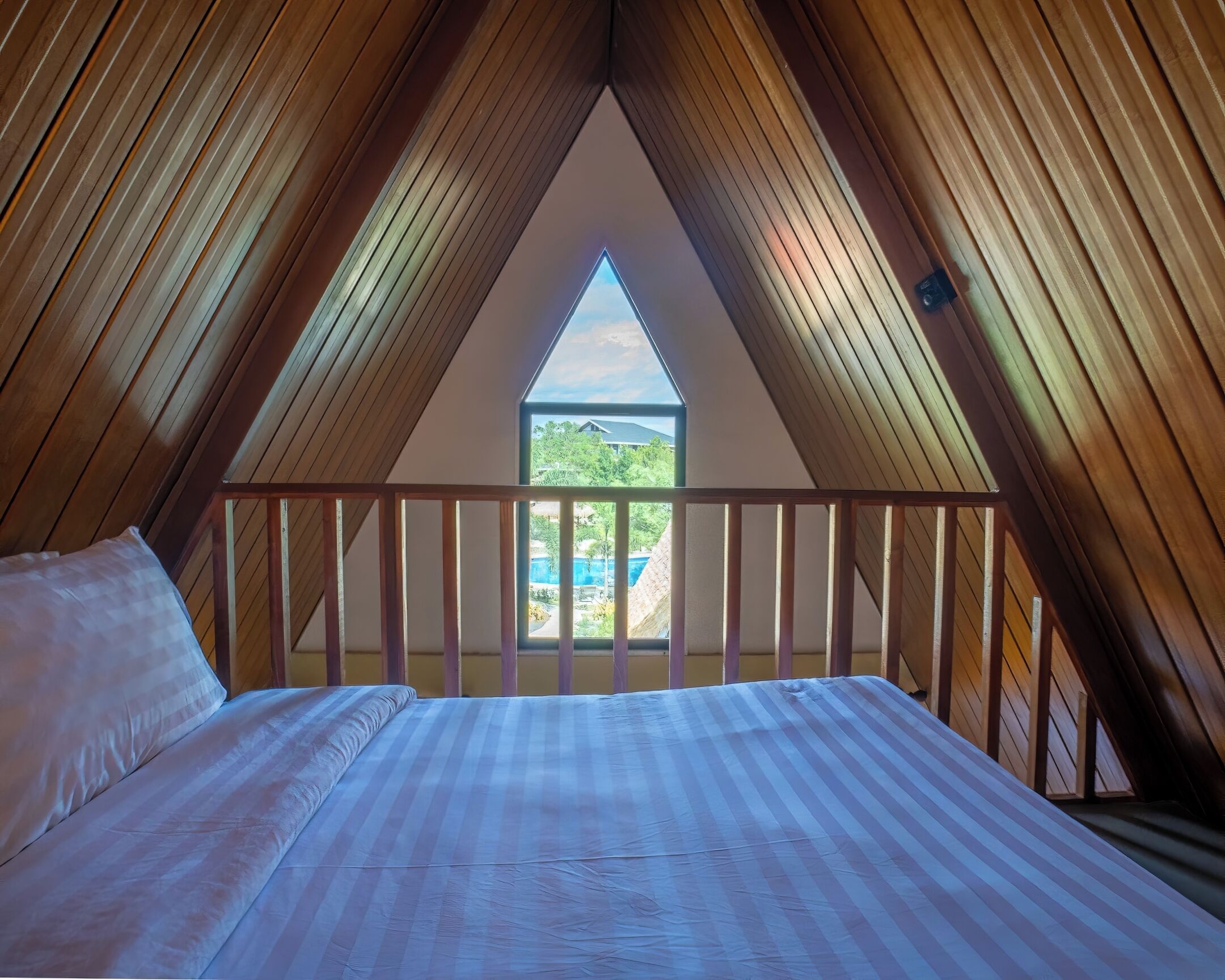 Deluxe Studio Suite | Free WiFi