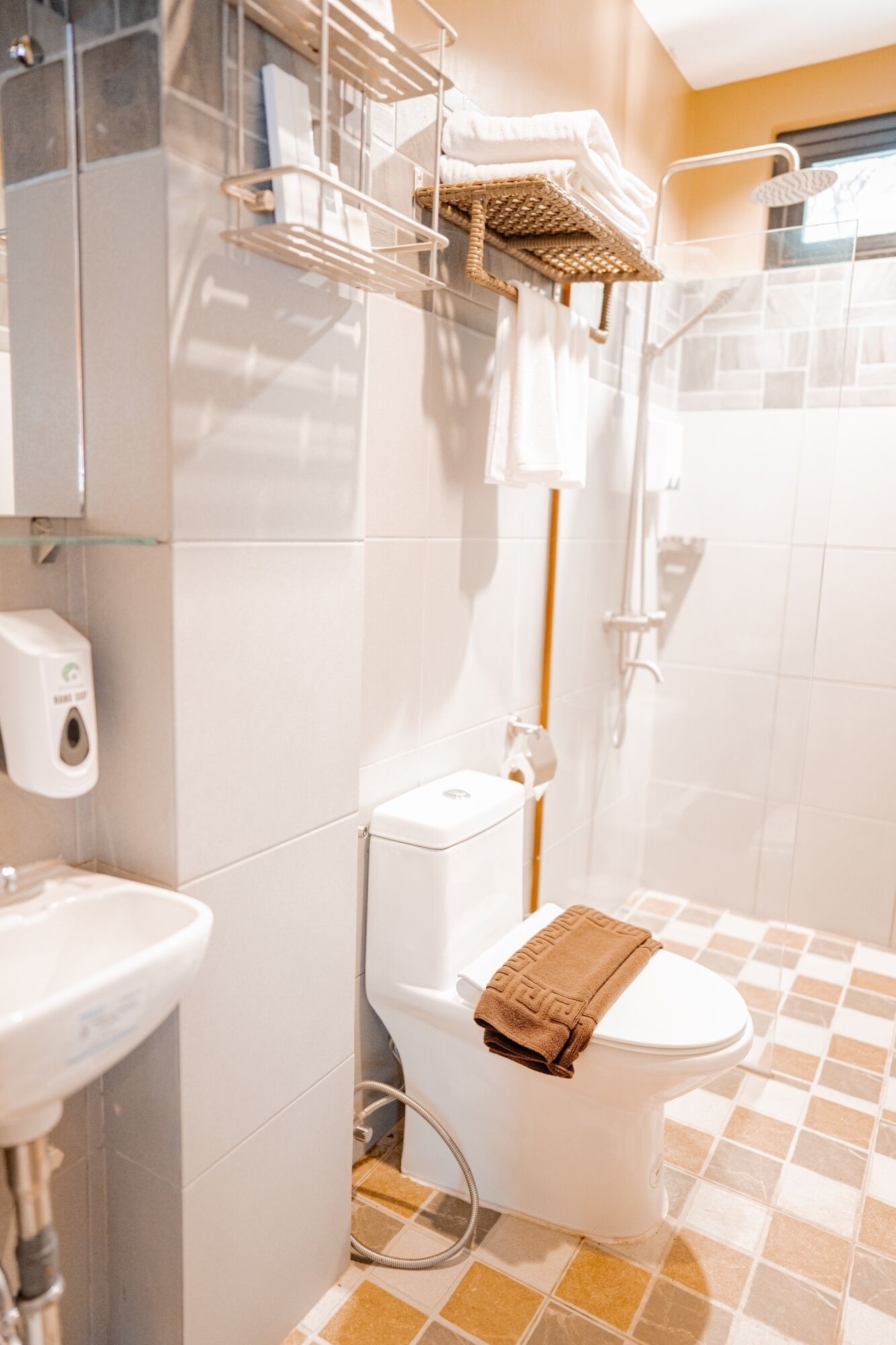 Superior Room, Pool Access | Bathroom | Shower, towels