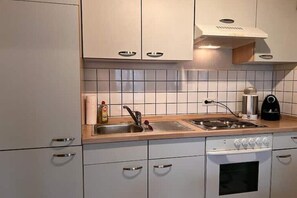 Fridge, microwave, oven, stovetop - Retro 2 | Am Münster | seeglueck (Konstanz)