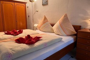 2 bedrooms, iron/ironing board, free WiFi, bed sheets - Retro 2 | Am Münster | seeglueck (Konstanz)