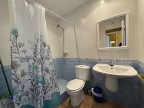 シャワー、タオル