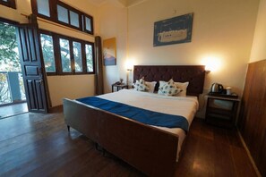 Partial Lake View Room | 布置獨特、熨斗/熨衣板、免費無線上網