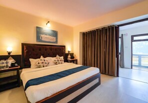 Superior Double Room, Lake View - Hotel Silverton (Nainital)