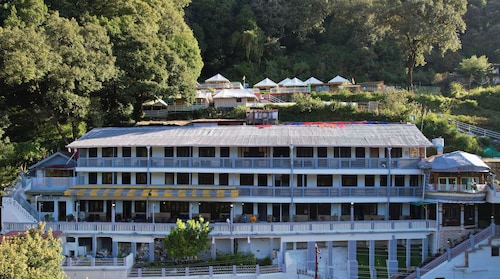  Hotel Silverton (180 lake view) 