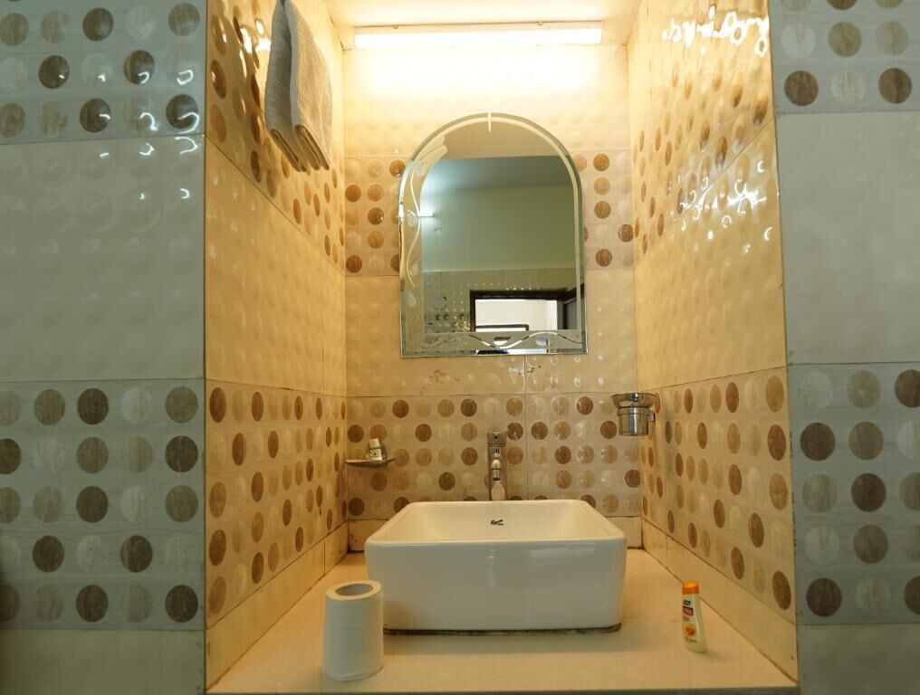 Superior Room (Lake View)  with a maximum Occupancy of  05 | Baño