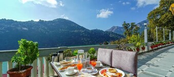  Hotel Silverton (180 lake view) 