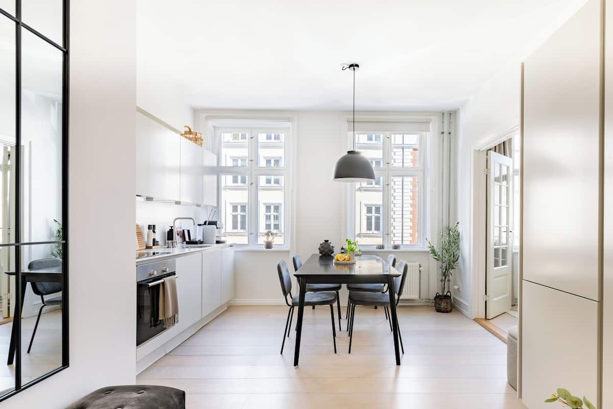 Apartment, 2 Bedrooms, Garden View | Dining room