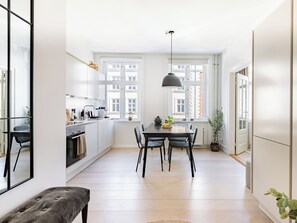 อพาร์ทเมนท์, 2 ห้องนอน, วิวสวน | ห้องรับประทานอาหาร