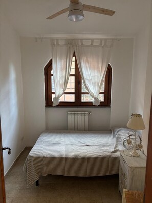 3 chambres, fer et planche à repasser, Wi-Fi, literie fournie
