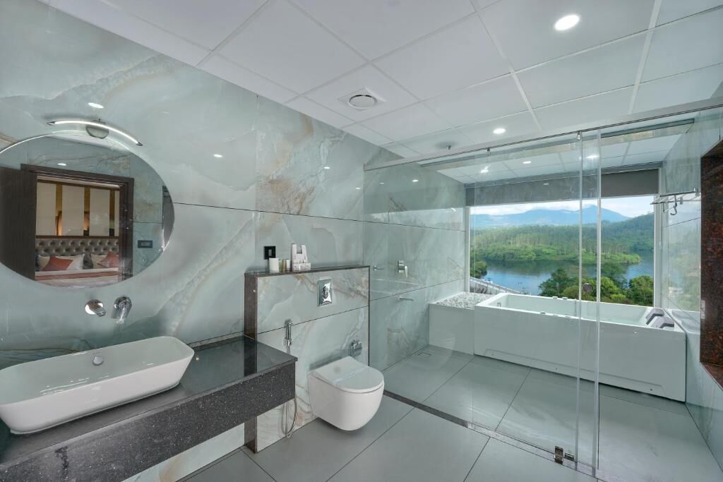 ラグジュアリー スイート バルコニー レイクビュー