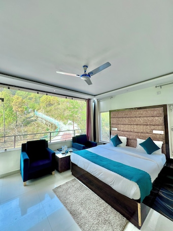 Family Room. The White Rain Hotel