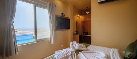 Superior Room | Laptop workspace, WiFi (free), bed sheets