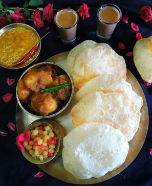 Desayuno típico de la región gratuito y diario