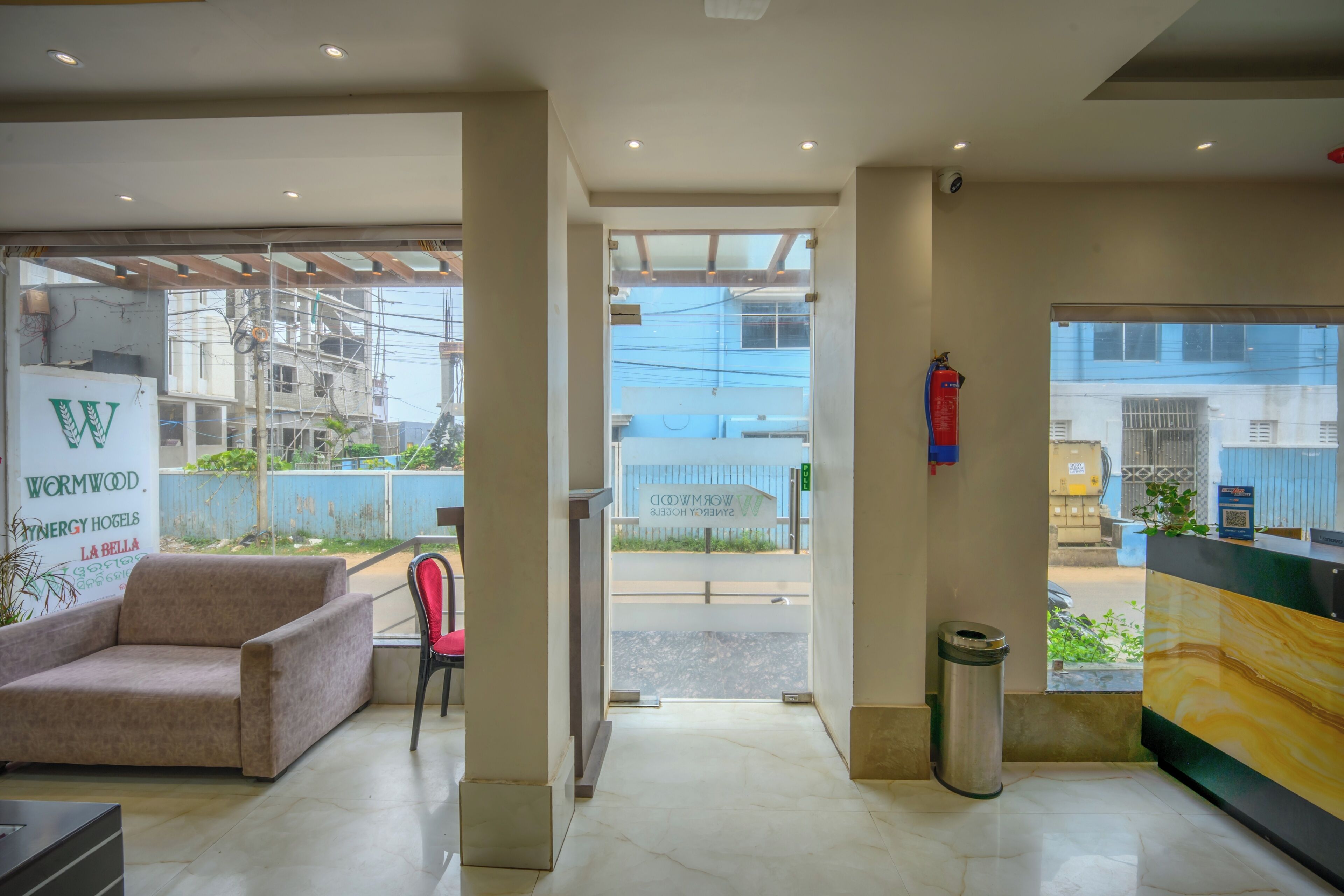 Lobby lounge