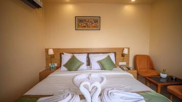 Superior Room | Laptop workspace, free WiFi, bed sheets