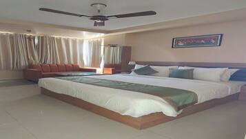 Deluxe-rum | Arbetsyta för laptop, gratis wi-fi och sängkläder