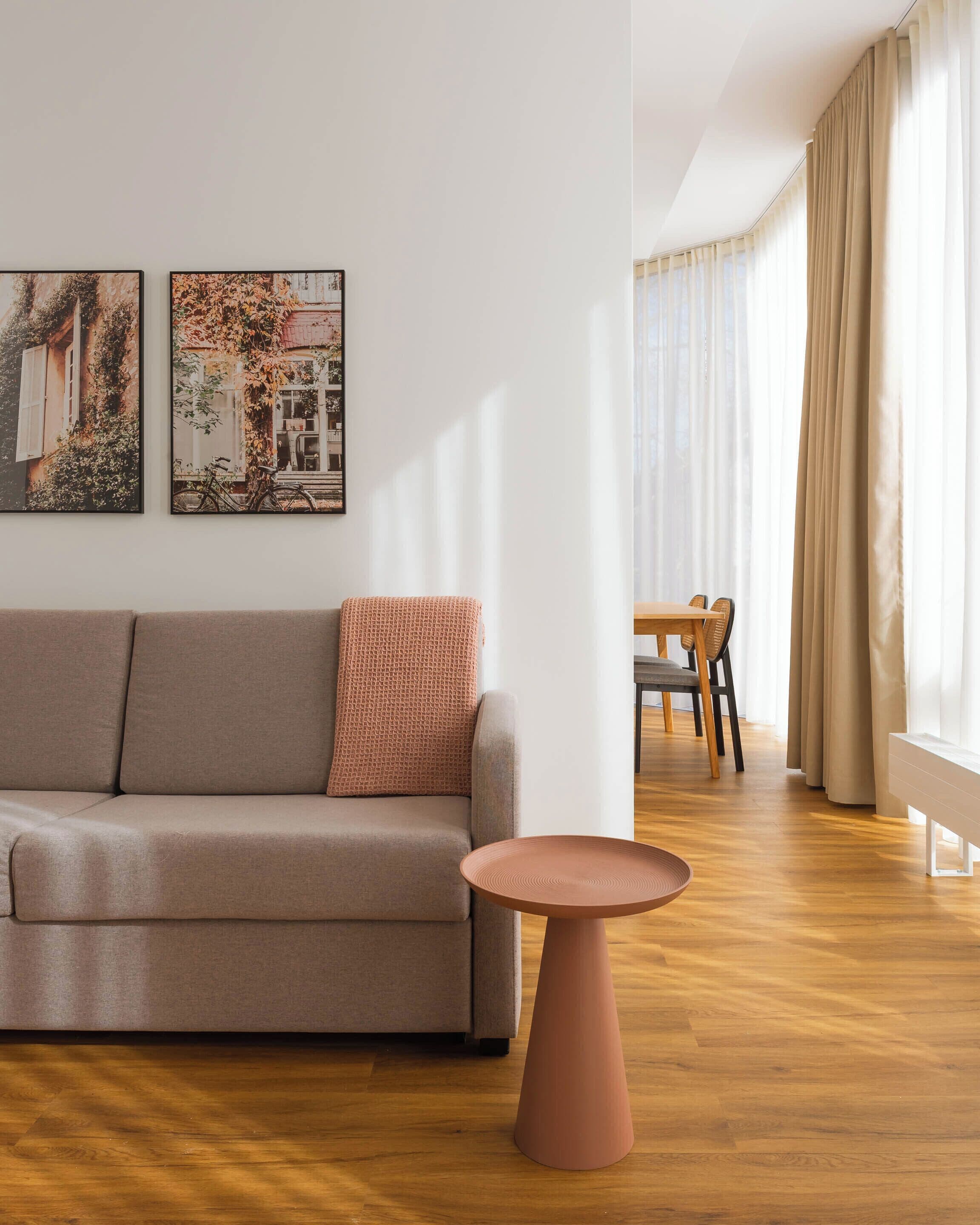 Family Suite with Sofa Bed | Vardagsrum | 50-tums platt-tv med kabelkanaler