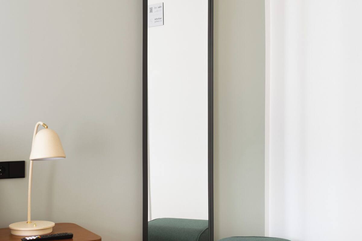 Individuell dekoriert, individuell eingerichtet, Schreibtisch