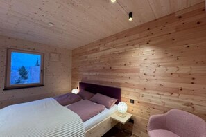 2 makuuhuonetta, silitysrauta/-lauta, vauvan matkasänky, ilmainen Wi-Fi