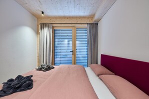 2 室のベッドルーム、アイロン / アイロン台、旅行用ベビーベッド、WiFi (無料)