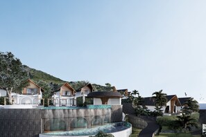 Unclassified image, 5 of 7, button