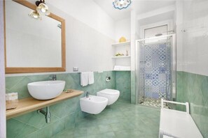 Junior studio suite | Badkamer