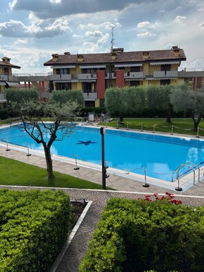 Immagine non classificata, 2 di 5, pulsante