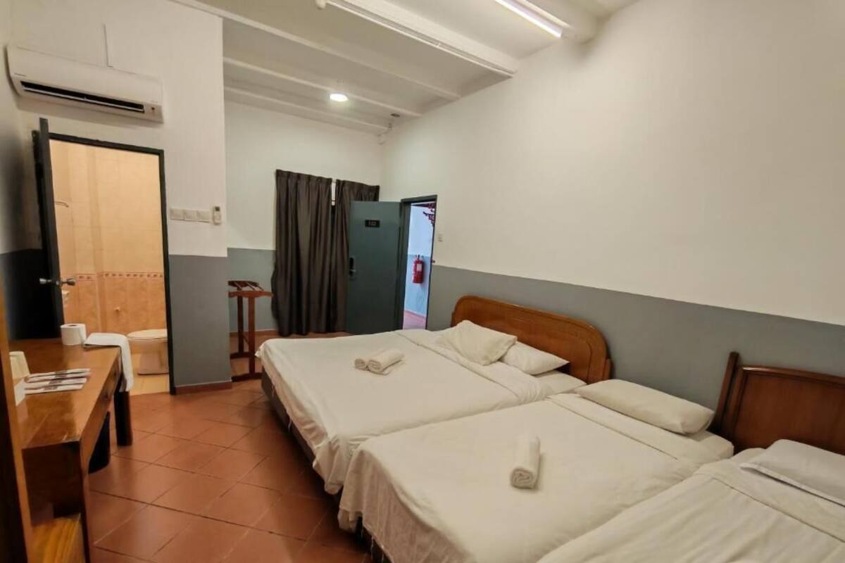 Deluxe Quadruple Room, Multiple Beds, Non Smoking, Private Bathroom