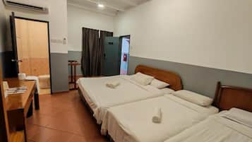 Deluxe Quadruple Room, Multiple Beds, Non Smoking, Private Bathroom | Desk, free WiFi