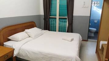Deluxe Double Room, 1 King Bed, Non Smoking, Private Bathroom