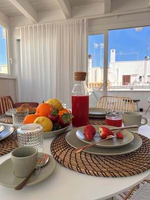 Dining - The Houses of Paul (Puglia)
