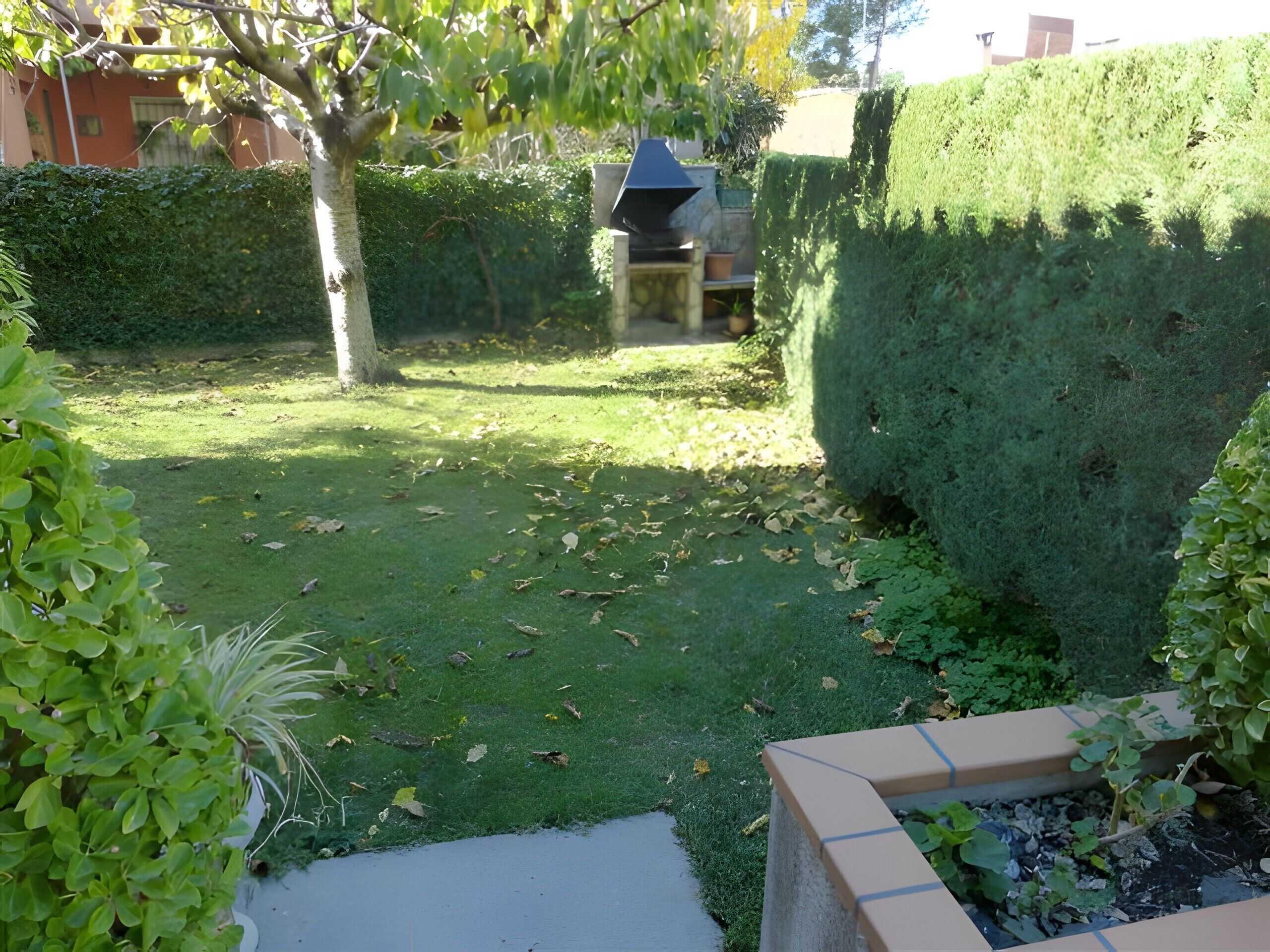 المنطقة المحيطة بالمنشأة